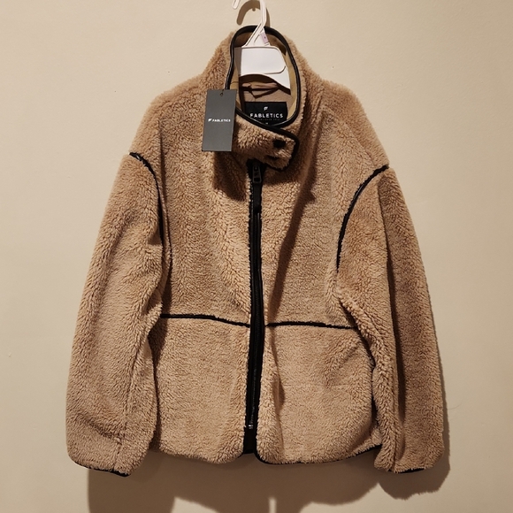 ❤️ NWT! FABLETICS TEDDY MID-LENGTH JACKET, MEDIUM - Picture 4 of 15